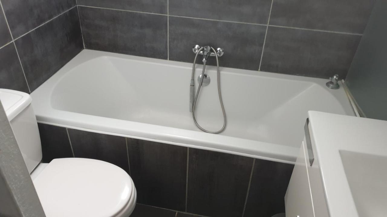 Mas La Farelle Gite, Fitness & Salle De Jeux Gratuite & Spa En Supplement Nîmes Dış mekan fotoğraf